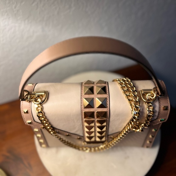 Michael Kors EUC Whitney Studded Colorblock Leather Convertible
Shoulder… - Picture 8 of 17